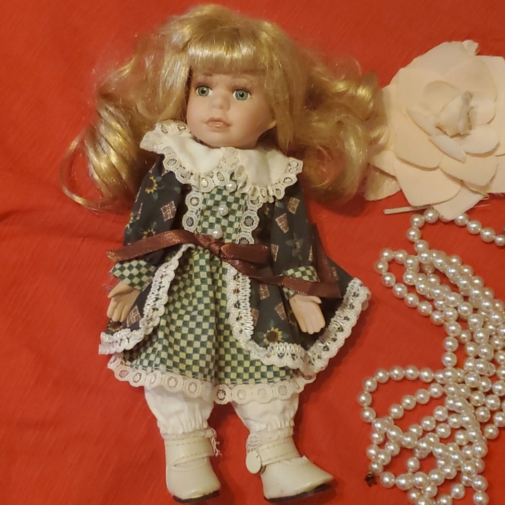 VTG DOLL - Picture 4 of 8